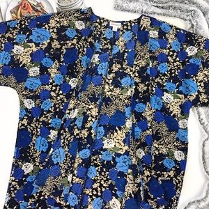 LuLaRoe blue floral Lindsay Kimono